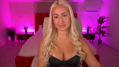 Lia online show from June 2026 02:32:02 PM