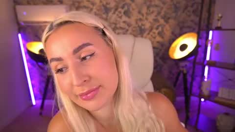Lia online show from July 2026 03:48:02 PM