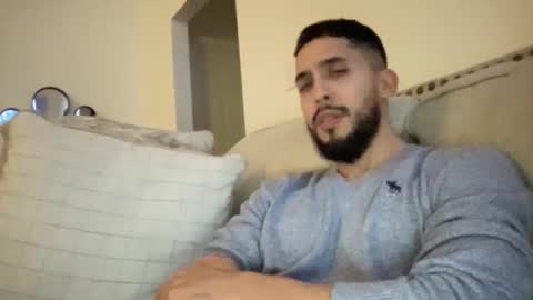 papicubano_guapo23cm online show from February 2025 06:07:01 AM