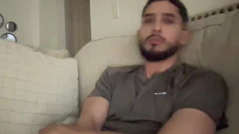 papicubano_guapo23cm online show from December 2025 06:44:01 AM