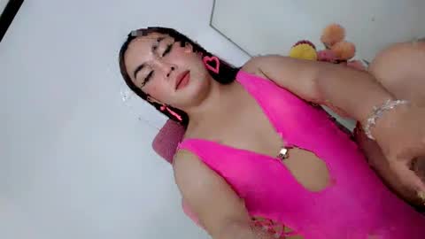 Fina Dwarf online show from March 2025 04:39:02 PM