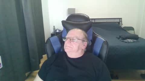 Snapshot of papilly chatting on March 2026 06:27:02 PM papilly online show from March 2026 06:27:02 PM