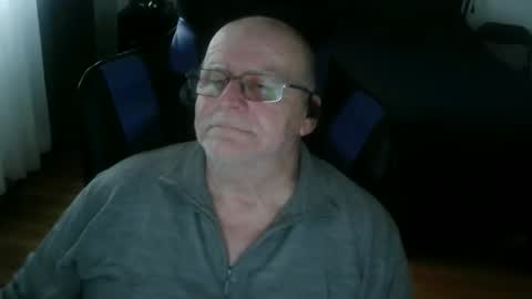 Snapshot of papilly chatting on March 2026 09:16:02 PM papilly online show from March 2026 09:16:02 PM