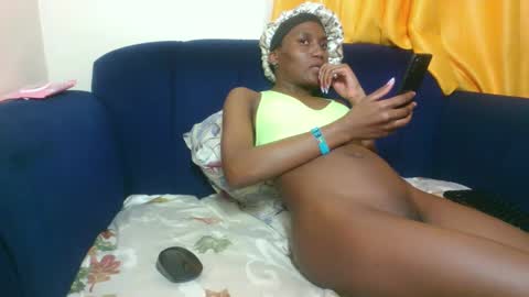 pappychullo09 online show from December 2025 10:31:01 AM