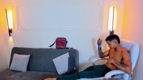 Snapshot of paradise_boy_s chatting on January 2026 07:50:02 PM Ryan And Casper online show from January 2026 07:50:02 PM