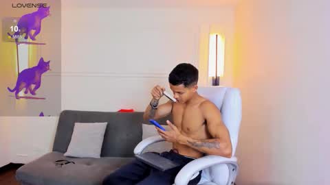 Snapshot of paradise_boy_s chatting on February 2026 05:29:01 PM Ryan And Casper online show from February 2026 05:29:01 PM