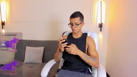 Snapshot of paradise_boy_s chatting on February 2026 07:54:01 PM Ryan And Casper online show from February 2026 07:54:01 PM