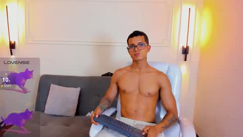 Snapshot of paradise_boy_s chatting on February 2026 06:50:01 PM Ryan And Casper online show from February 2026 06:50:01 PM