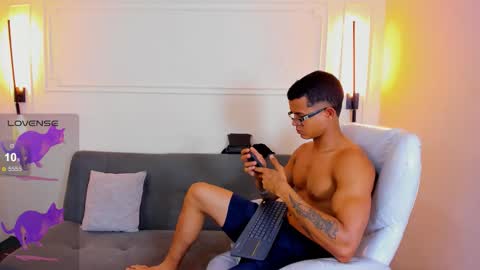 Snapshot of paradise_boy_s chatting on February 2026 06:19:01 PM Ryan And Casper online show from February 2026 06:19:01 PM