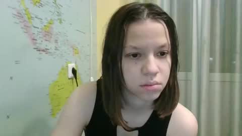 Snapshot of paradise_tease chatting on December 2025 06:45:02 PM paradise_tease online show from December 2025 06:45:02 PM