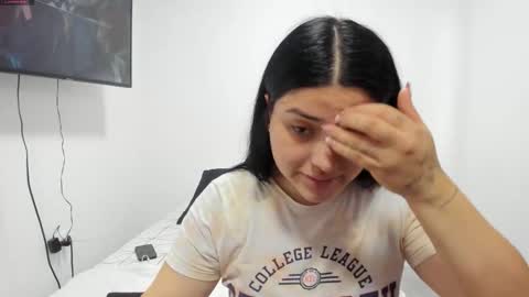 pareja_curiosa19 online show from November 2025 08:00:01 PM