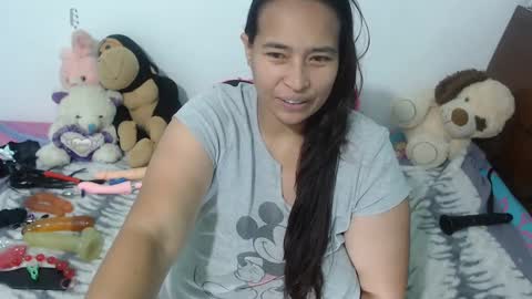 Snapshot of pareja_explosivasexx chatting on December 2024 12:16:02 PM Luna online show from December 2024 12:16:02 PM