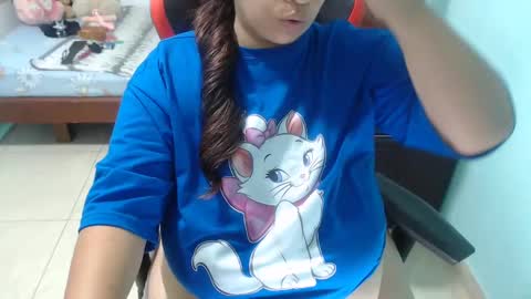 Snapshot of pareja_explosivasexx chatting on January 2025 10:48:02 AM Luna online show from January 2025 10:48:02 AM