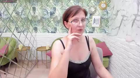 Paris online show from December 2024 11:24:01 PM