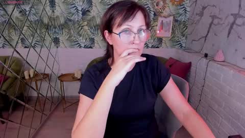 Paris online show from January 2025 08:18:01 PM