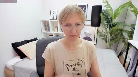 Paris online show from October 2025 08:20:02 PM