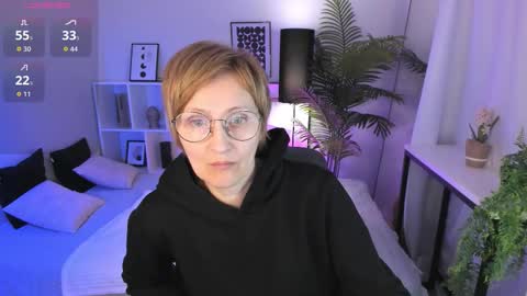 Snapshot of paris_cherry chatting on March 2026 06:11:02 PM Paris online show from March 2026 06:11:02 PM