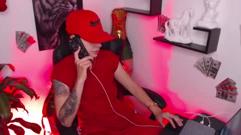 Snapshot of paris_dangelo chatting on December 2024 02:42:01 AM Paris D angelo online show from December 2024 02:42:01 AM