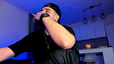 Paris online show from November 2025 05:12:01 PM