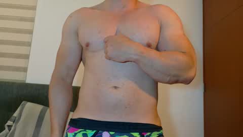 Snapshot of paris_mark chatting on February 2025 01:02:02 AM Mark Paris online show from February 2025 01:02:02 AM