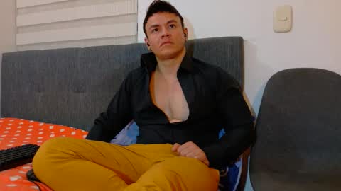 Snapshot of paris_mark chatting on September 2025 05:51:02 AM Mark Paris online show from September 2025 05:51:02 AM