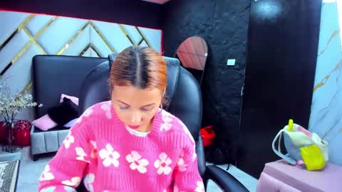 paris petit online show from February 2026 08:27:01 PM