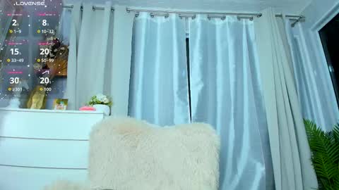 Paris online show from September 2025 03:17:02 AM