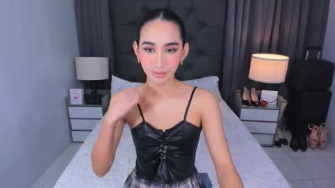 parismilker online show from January 2026 07:02:02 AM