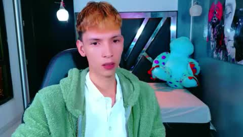 park_jimin1 online show from November 2025 11:54:02 AM