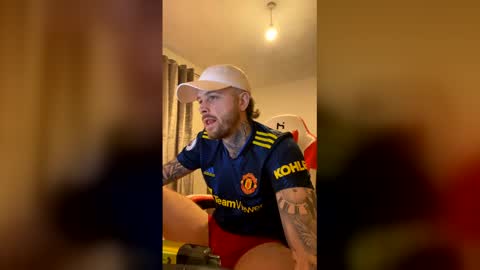 Snapshot of parkertom525 chatting on April 2026 07:03:02 PM parkertom525 online show from April 2026 07:03:02 PM