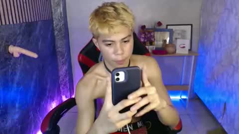 Snapshot of parkseo_yeon chatting on September 2025 08:41:02 AM HENRY online show from September 2025 08:41:02 AM