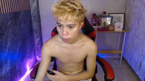 Snapshot of parkseo_yeon chatting on September 2025 12:49:01 AM HENRY online show from September 2025 12:49:01 AM