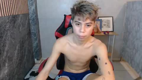 Snapshot of parkseo_yeon chatting on October 2025 06:35:02 AM HENRY online show from October 2025 06:35:02 AM