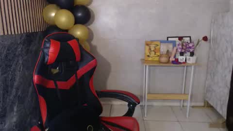 Snapshot of parkseo_yeon chatting on November 2025 04:01:02 AM HENRY online show from November 2025 04:01:02 AM