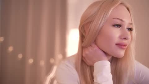 Snapshot of party_4_u chatting on November 2025 12:49:02 PM Sofi online show from November 2025 12:49:02 PM