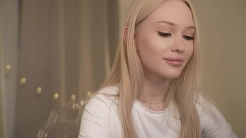 Snapshot of party_4_u chatting on November 2025 12:50:02 PM Sofi online show from November 2025 12:50:02 PM