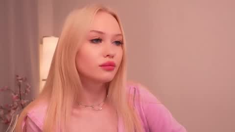 Snapshot of party_4_u chatting on November 2025 01:57:02 PM Sofi online show from November 2025 01:57:02 PM