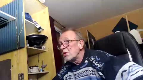 Snapshot of pascal88881 chatting on December 2024 07:36:01 PM pascal88881 online show from December 2024 07:36:01 PM