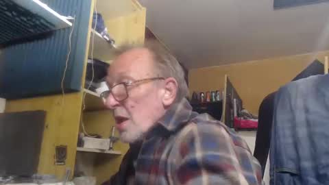 Snapshot of pascal88881 chatting on December 2024 08:44:01 PM pascal88881 online show from December 2024 08:44:01 PM