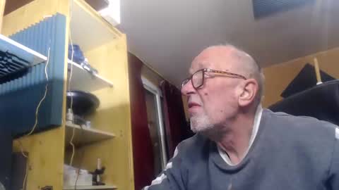 Snapshot of pascal88881 chatting on December 2024 12:04:01 AM pascal88881 online show from December 2024 12:04:01 AM