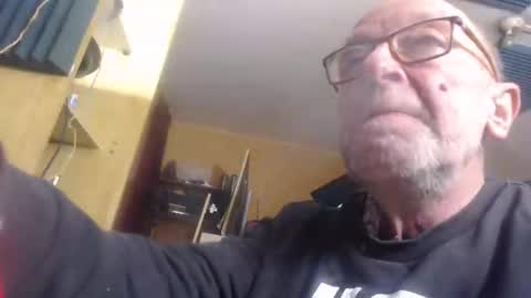 Snapshot of pascal88881 chatting on December 2024 07:01:01 PM pascal88881 online show from December 2024 07:01:01 PM