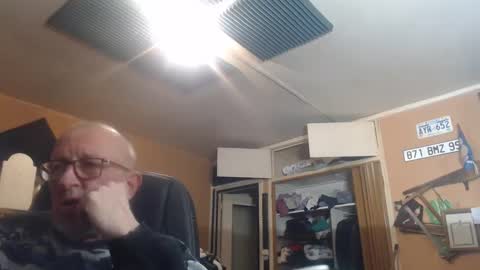 Snapshot of pascal88881 chatting on December 2024 10:57:02 PM pascal88881 online show from December 2024 10:57:02 PM