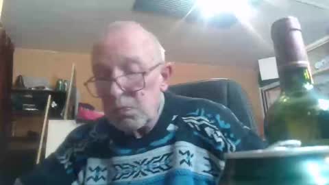 Snapshot of pascal88881 chatting on December 2024 10:01:02 PM pascal88881 online show from December 2024 10:01:02 PM