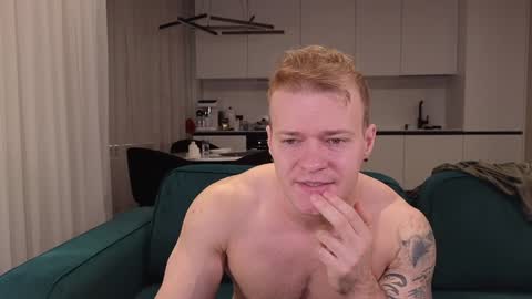 Snapshot of pashka_x chatting on January 2025 09:22:02 AM Pashka online show from January 2025 09:22:02 AM