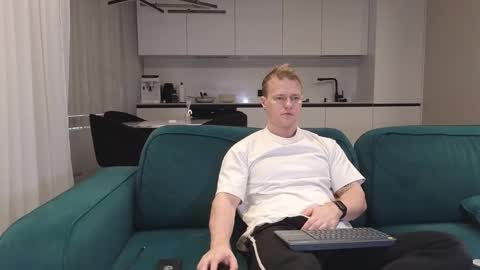 Snapshot of pashka_x chatting on February 2025 08:29:02 AM Pashka online show from February 2025 08:29:02 AM