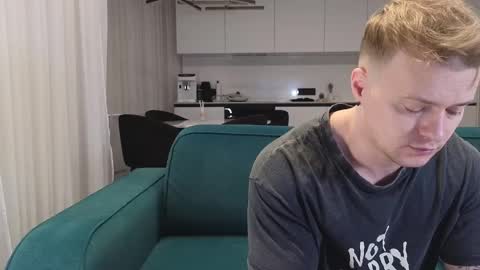 Snapshot of pashka_x chatting on February 2025 08:20:01 AM Pashka online show from February 2025 08:20:01 AM