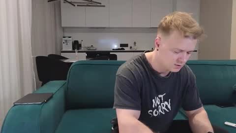 Snapshot of pashka_x chatting on February 2025 11:25:01 AM Pashka online show from February 2025 11:25:01 AM