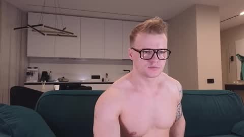 Snapshot of pashka_x chatting on March 2025 06:08:01 AM Pashka online show from March 2025 06:08:01 AM