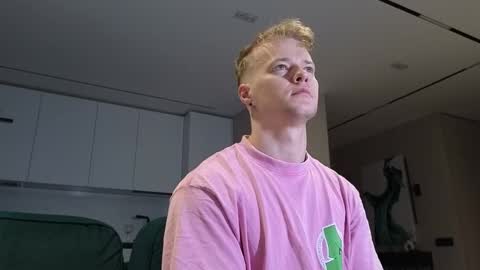 Snapshot of pashka_x chatting on September 2025 07:08:02 AM Pashka online show from September 2025 07:08:02 AM