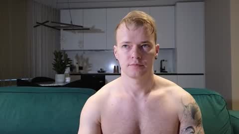 Snapshot of pashka_x chatting on September 2025 06:39:01 AM Pashka online show from September 2025 06:39:01 AM